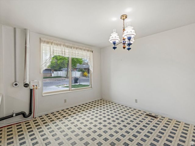 1204 E IRIS LN, Millcreek, UT 84106