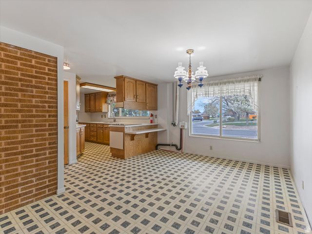 1204 E IRIS LN, Millcreek, UT 84106