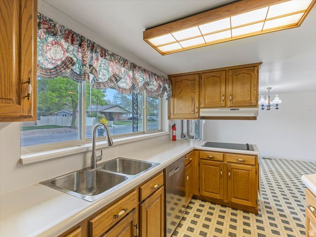 1204 E IRIS LN, Millcreek, UT 84106