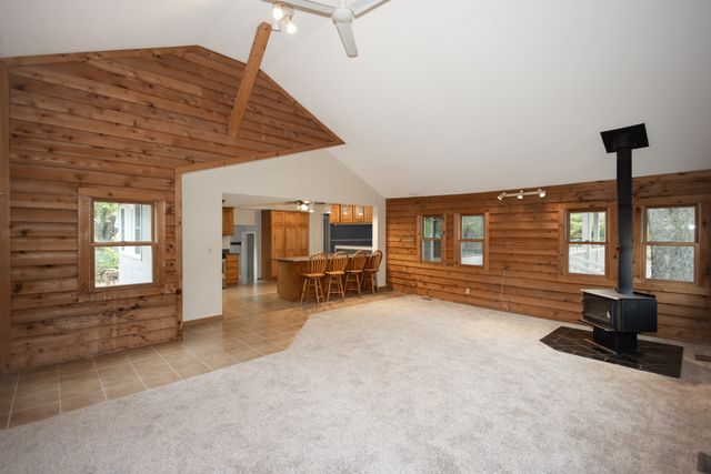 1319 W 4th Street S, Newton, IA 50208