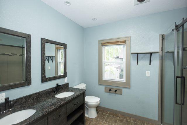 1319 W 4th Street S, Newton, IA 50208