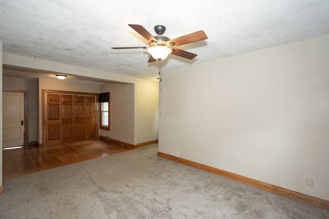 1319 W 4th Street S, Newton, IA 50208