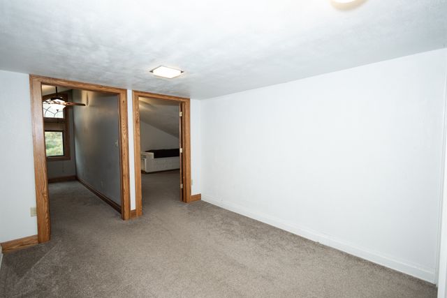 1319 W 4th Street S, Newton, IA 50208