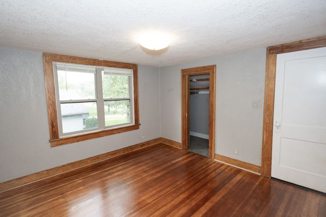 1319 W 4th Street S, Newton, IA 50208