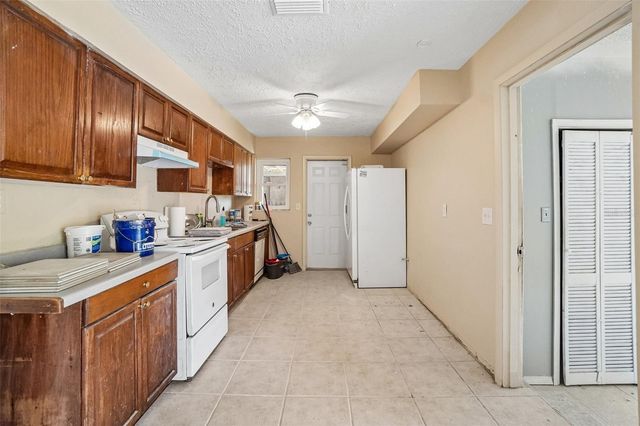 1090 EDGEHILL AVE, Spring Hill, FL 34606
