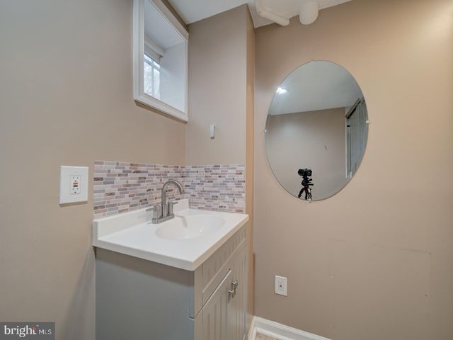 10524 DEACON RD, White Plains, MD 20695