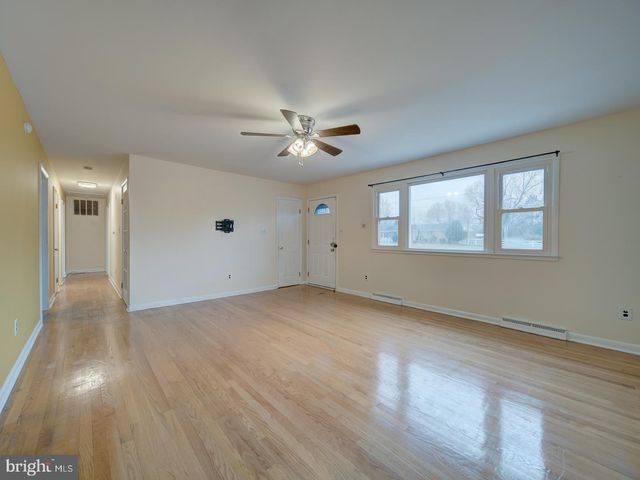 10524 DEACON RD, White Plains, MD 20695