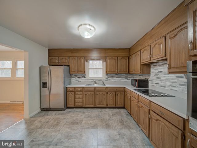 10524 DEACON RD, White Plains, MD 20695