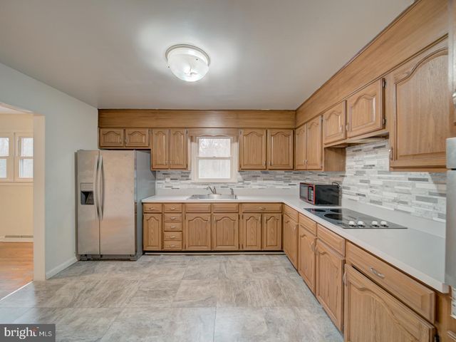 10524 DEACON RD, White Plains, MD 20695