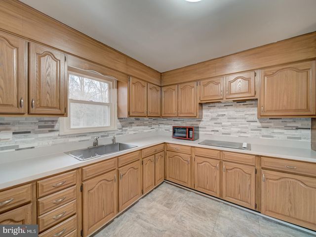 10524 DEACON RD, White Plains, MD 20695