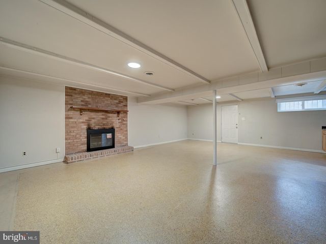 10524 DEACON RD, White Plains, MD 20695