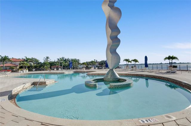 1800 NE 114th St 2105, Miami, FL 33181