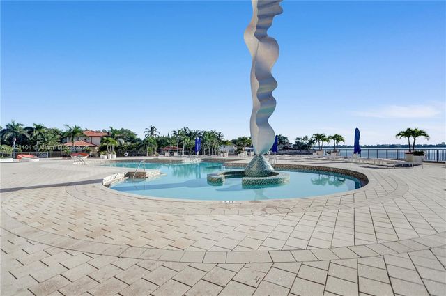 1800 NE 114th St 2105, Miami, FL 33181