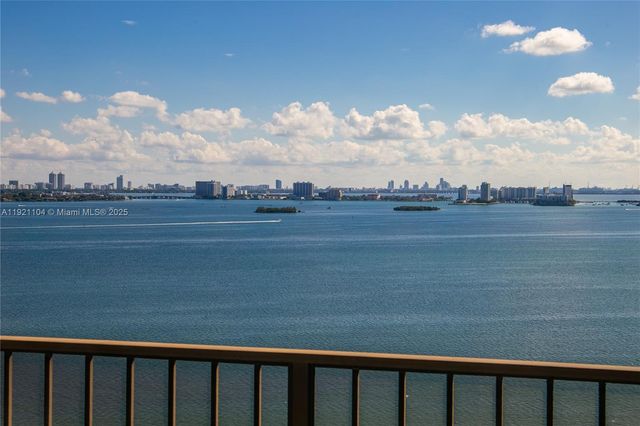 1800 NE 114th St 2105, Miami, FL 33181