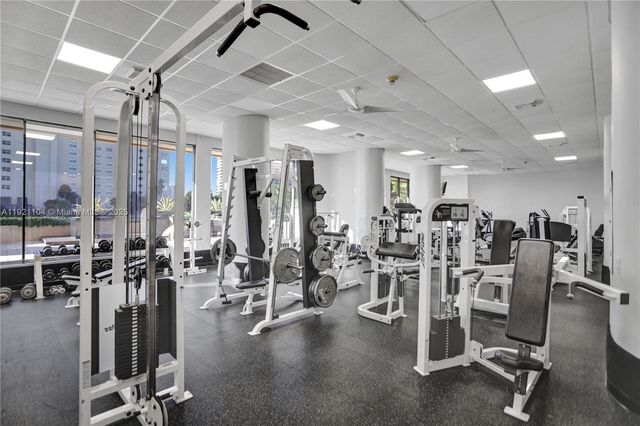 1800 NE 114th St 2105, Miami, FL 33181