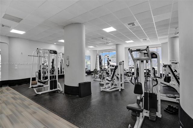 1800 NE 114th St 2105, Miami, FL 33181