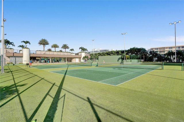 1800 NE 114th St 2105, Miami, FL 33181