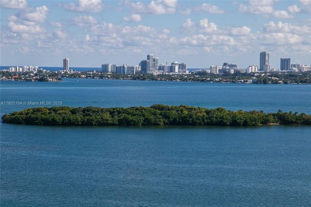 1800 NE 114th St 2105, Miami, FL 33181