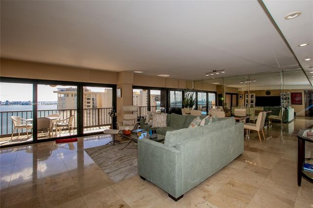 1800 NE 114th St 2105, Miami, FL 33181