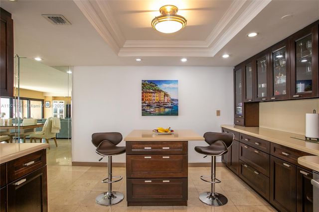 1800 NE 114th St 2105, Miami, FL 33181