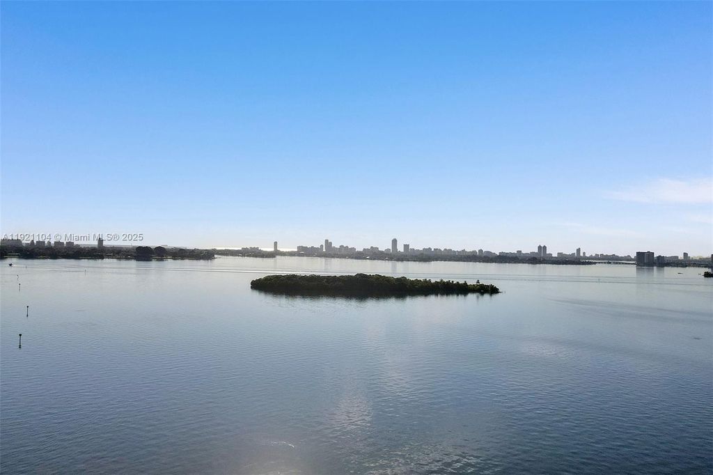 1800 NE 114th St 2105, Miami, FL 33181