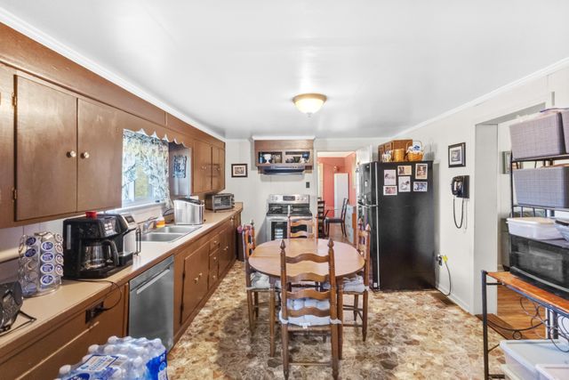 1325 Huggins Rd, Clarksville, TN 37040