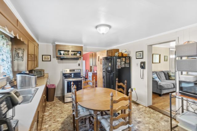 1325 Huggins Rd, Clarksville, TN 37040