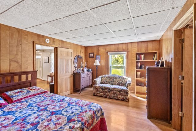1325 Huggins Rd, Clarksville, TN 37040