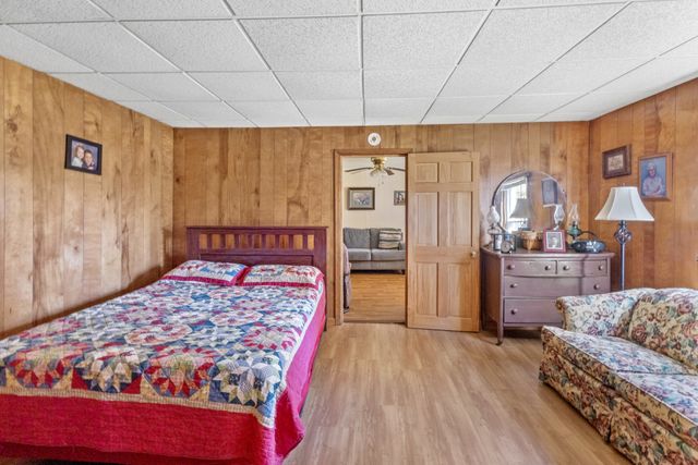 1325 Huggins Rd, Clarksville, TN 37040