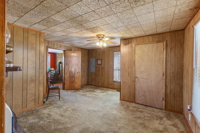 1325 Huggins Rd, Clarksville, TN 37040
