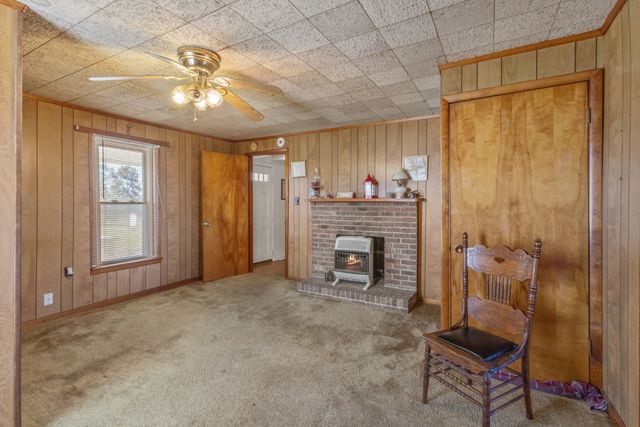 1325 Huggins Rd, Clarksville, TN 37040