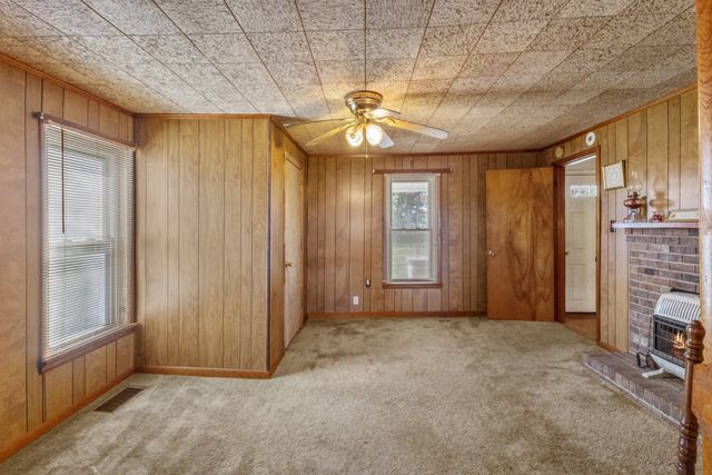 1325 Huggins Rd, Clarksville, TN 37040
