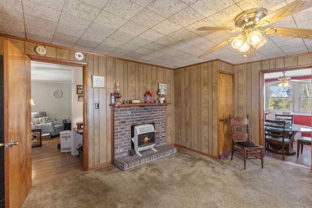 1325 Huggins Rd, Clarksville, TN 37040