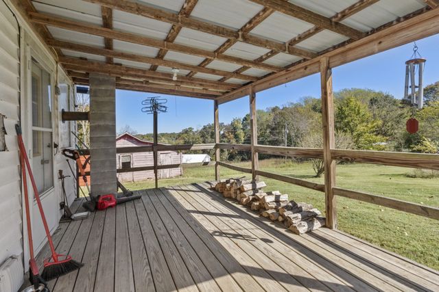1325 Huggins Rd, Clarksville, TN 37040