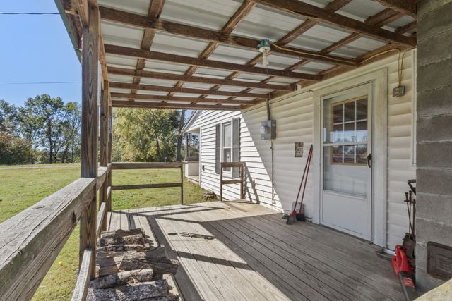1325 Huggins Rd, Clarksville, TN 37040