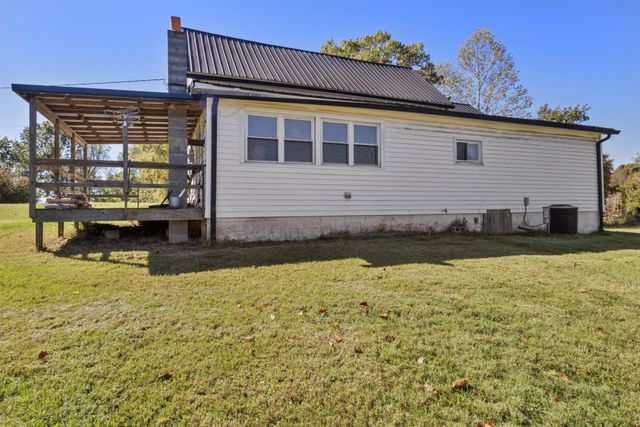 1325 Huggins Rd, Clarksville, TN 37040