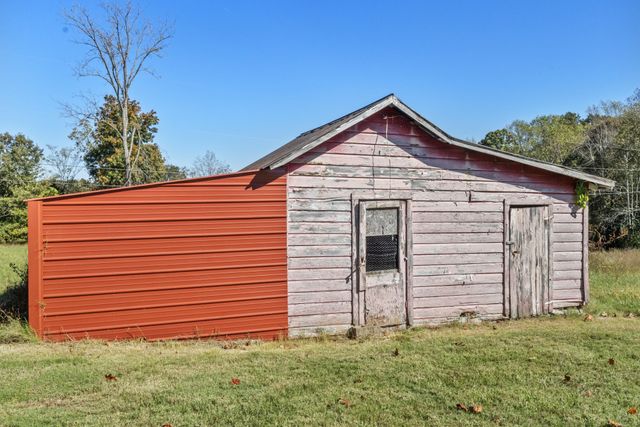 1325 Huggins Rd, Clarksville, TN 37040