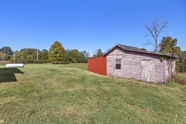 1325 Huggins Rd, Clarksville, TN 37040