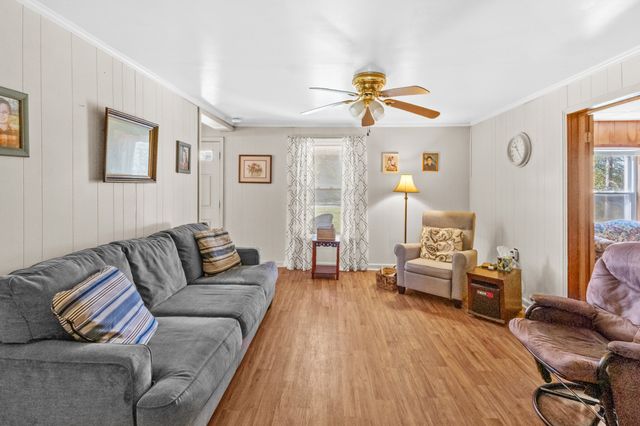 1325 Huggins Rd, Clarksville, TN 37040