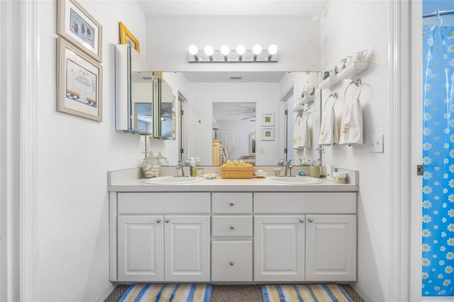 719 TOWN COURT, Bronson, FL 32621