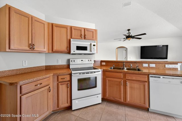 587 Dixon Road NW, Palm Bay, FL 32907
