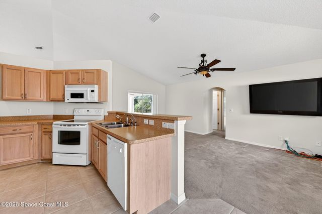 587 Dixon Road NW, Palm Bay, FL 32907