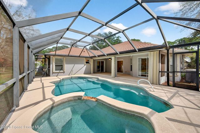 587 Dixon Road NW, Palm Bay, FL 32907