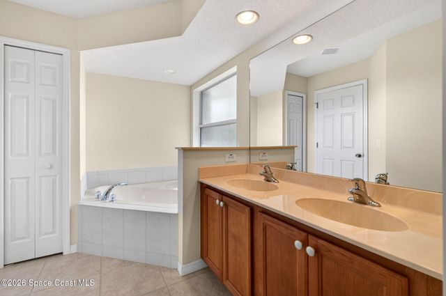 587 Dixon Road NW, Palm Bay, FL 32907