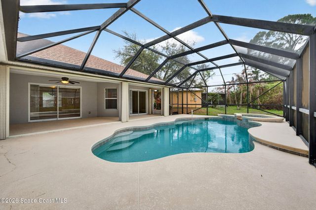 587 Dixon Road NW, Palm Bay, FL 32907