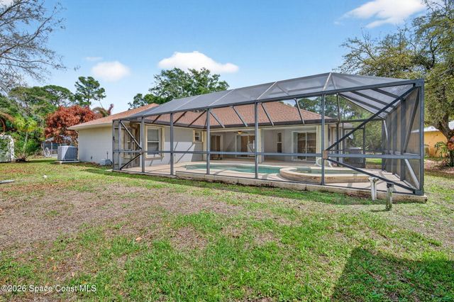 587 Dixon Road NW, Palm Bay, FL 32907