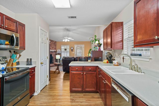 5315 Ten Point Drive, Crestview, FL 32539