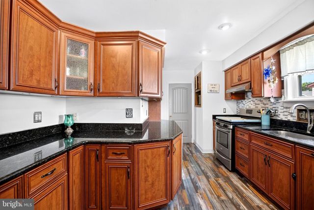 210 WASHINGTON AVE, Laurel Springs, NJ 08021