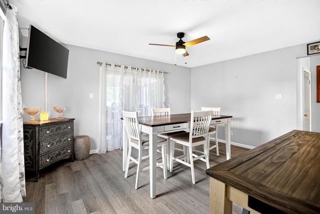 210 WASHINGTON AVE, Laurel Springs, NJ 08021