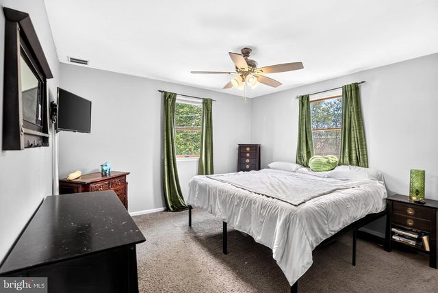 210 WASHINGTON AVE, Laurel Springs, NJ 08021